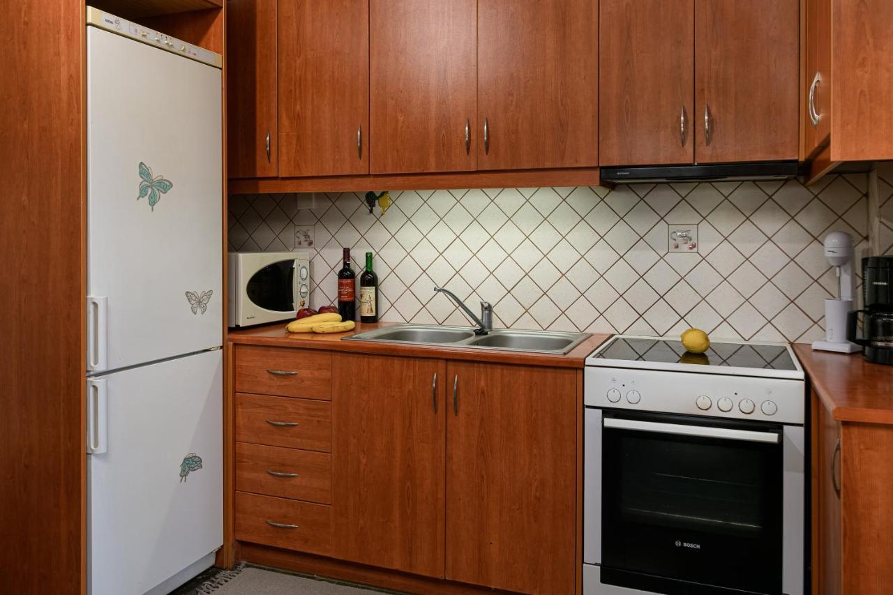 칼라마키 Petrakis Afrathias Garden House 빌라 외부 사진