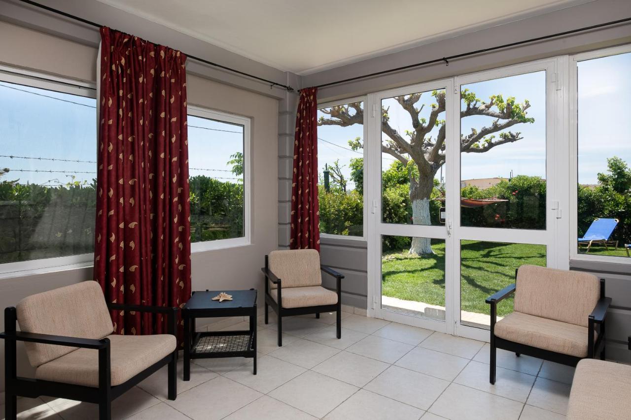 칼라마키 Petrakis Afrathias Garden House 빌라 외부 사진