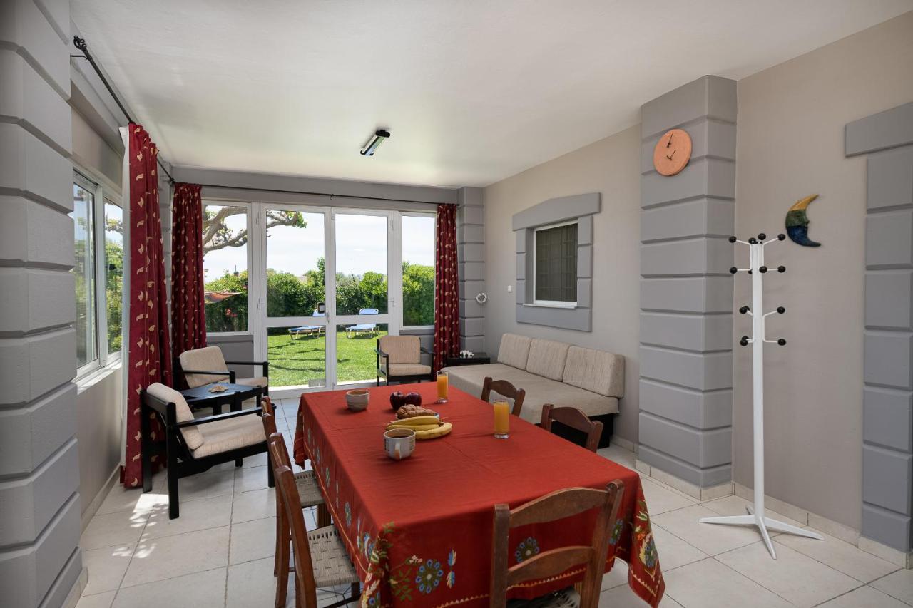 칼라마키 Petrakis Afrathias Garden House 빌라 외부 사진