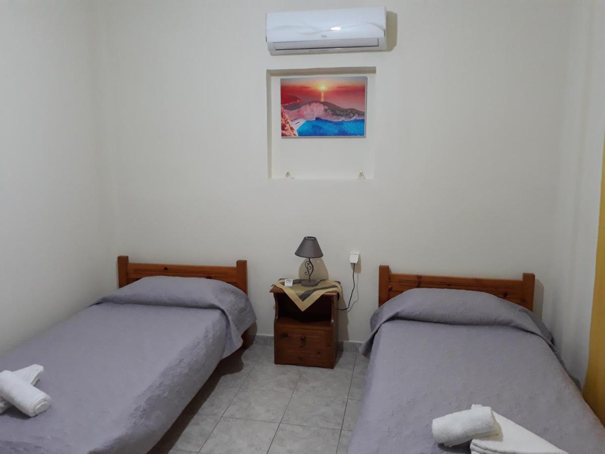 칼라마키 Petrakis Afrathias Garden House 빌라 외부 사진